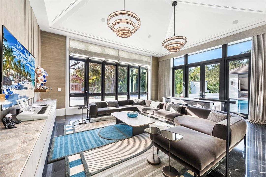 For Sale: $16,400,000 (7 beds, 6 baths, 10393 Square Feet)