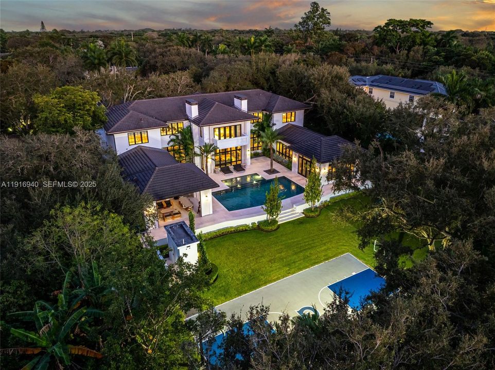 For Sale: $16,400,000 (7 beds, 6 baths, 10393 Square Feet)