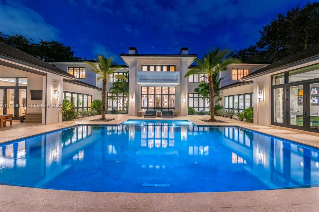 For Sale: $16,400,000 (7 beds, 6 baths, 10393 Square Feet)