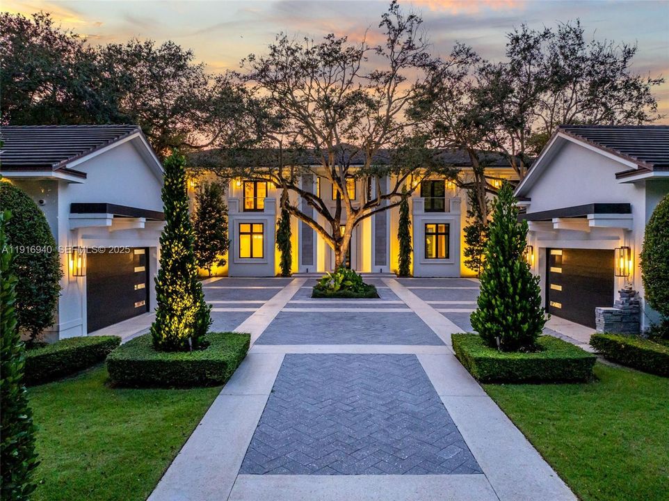 For Sale: $16,400,000 (7 beds, 6 baths, 10393 Square Feet)