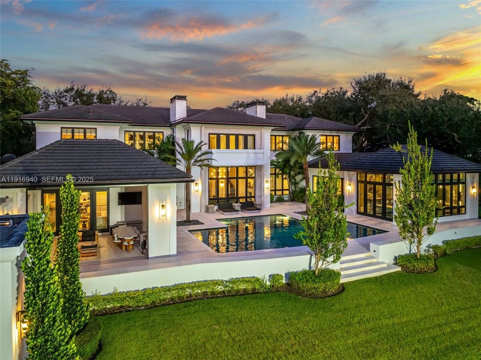 For Sale: $16,400,000 (7 beds, 6 baths, 10393 Square Feet)