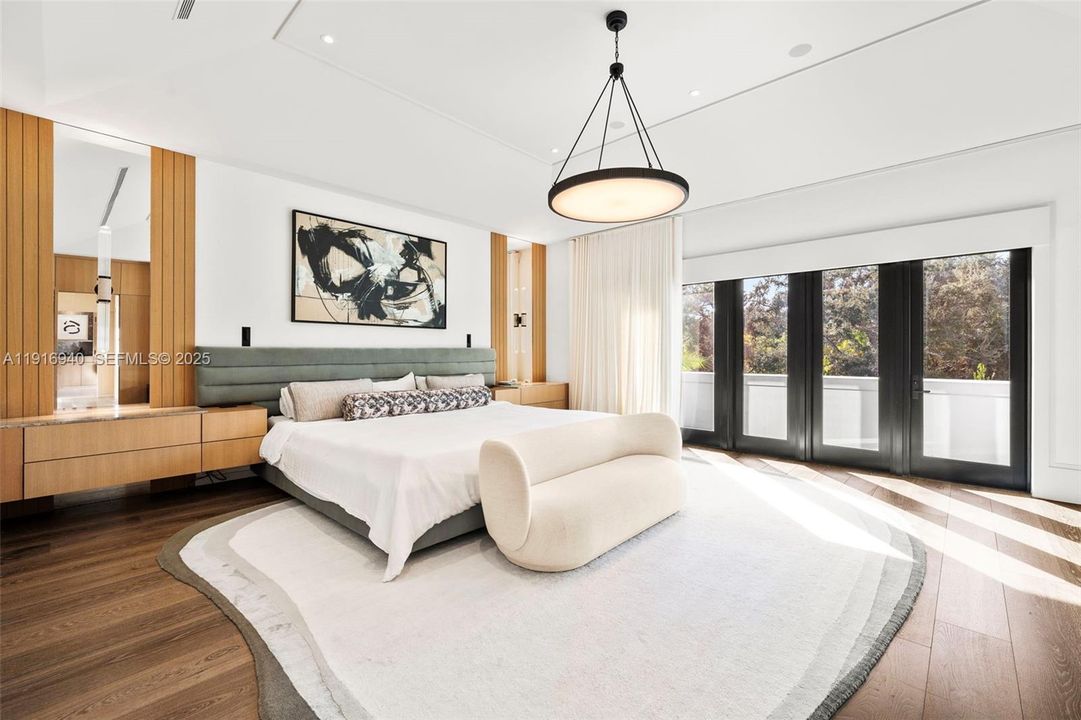 For Sale: $16,400,000 (7 beds, 6 baths, 10393 Square Feet)