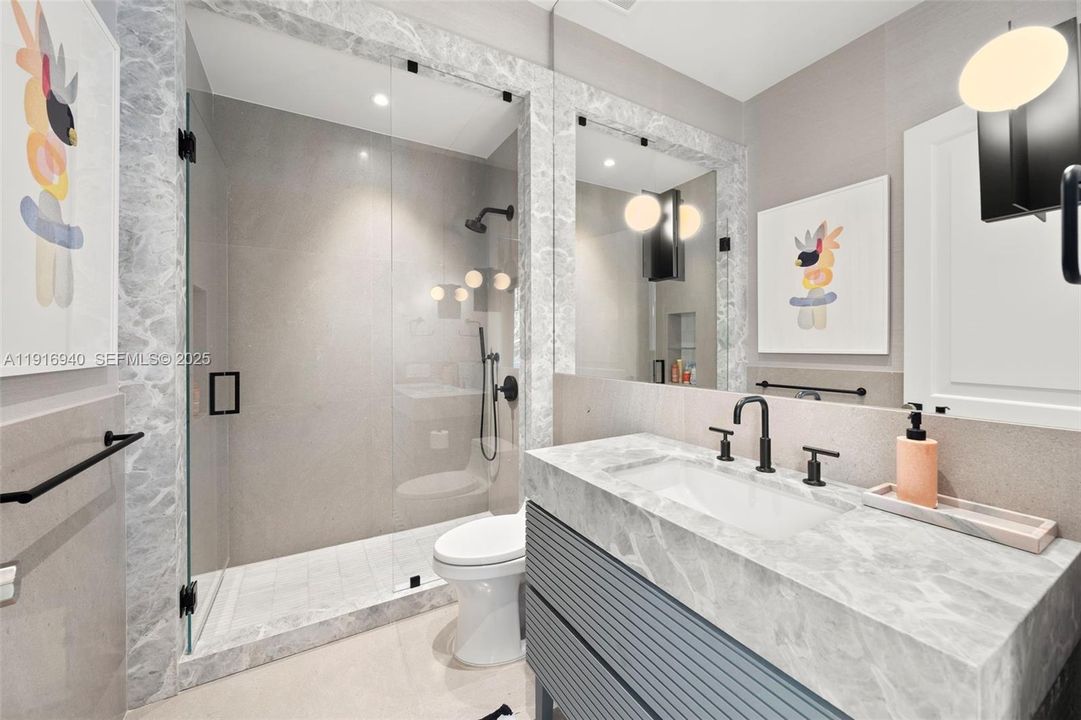 For Sale: $16,400,000 (7 beds, 6 baths, 10393 Square Feet)