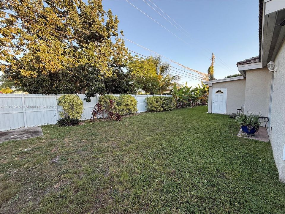 На продажу: $790,000 (4 спален, 2 ванн, 2273 Квадратных фут)