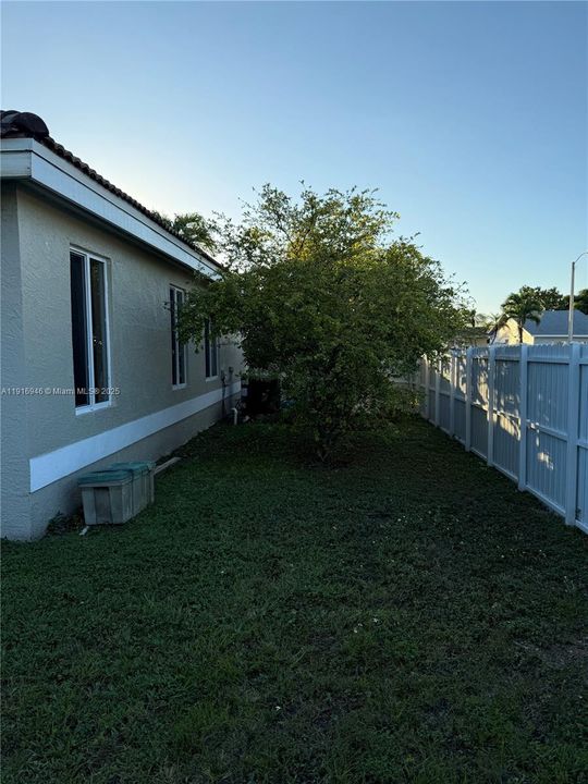 На продажу: $790,000 (4 спален, 2 ванн, 2273 Квадратных фут)