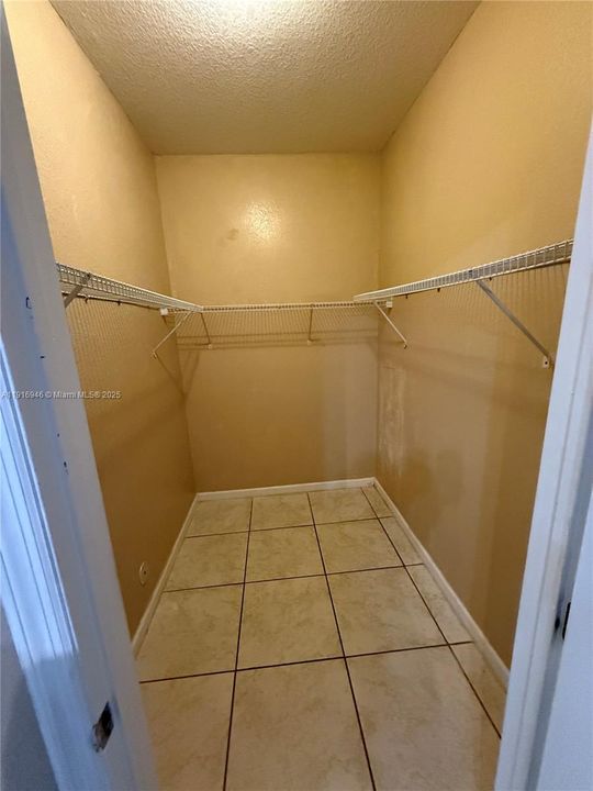 На продажу: $790,000 (4 спален, 2 ванн, 2273 Квадратных фут)