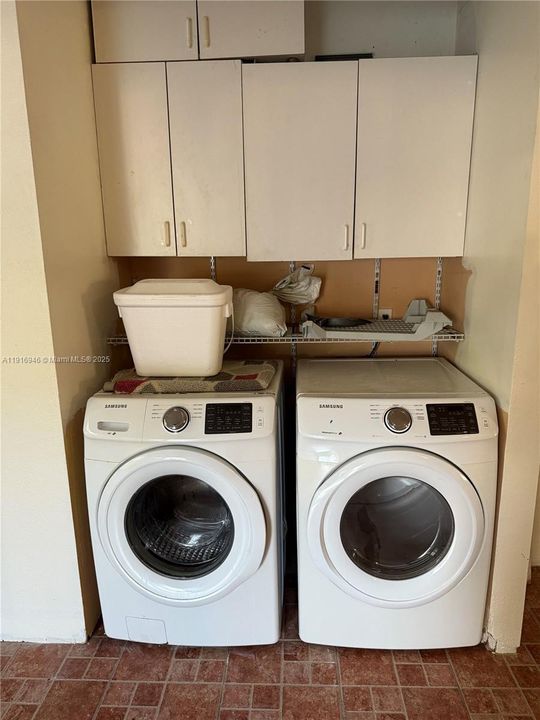 На продажу: $790,000 (4 спален, 2 ванн, 2273 Квадратных фут)