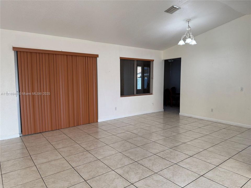 На продажу: $790,000 (4 спален, 2 ванн, 2273 Квадратных фут)