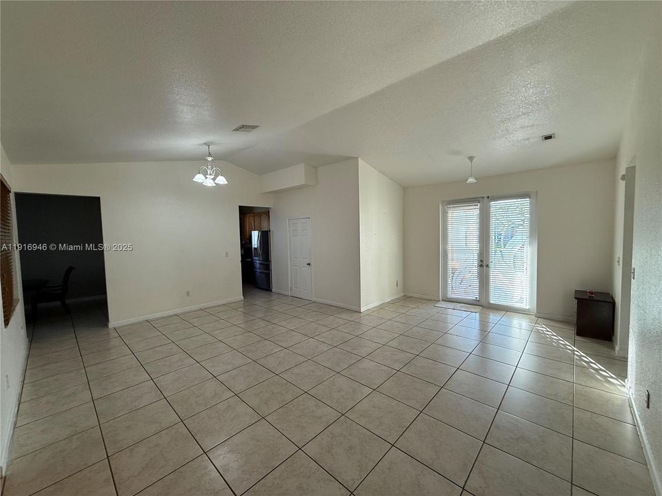 На продажу: $790,000 (4 спален, 2 ванн, 2273 Квадратных фут)