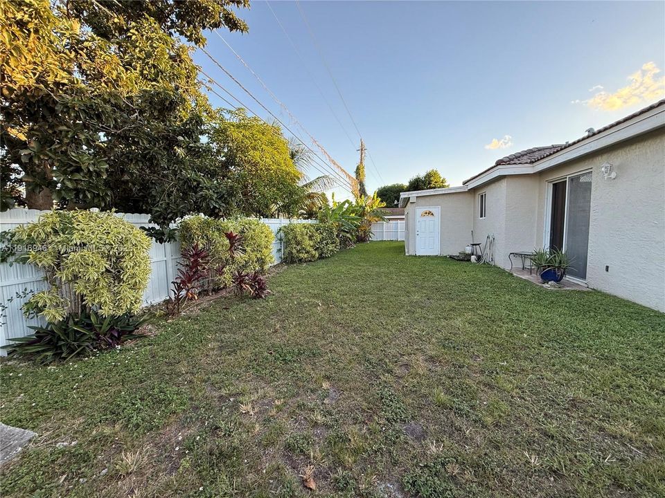 На продажу: $790,000 (4 спален, 2 ванн, 2273 Квадратных фут)