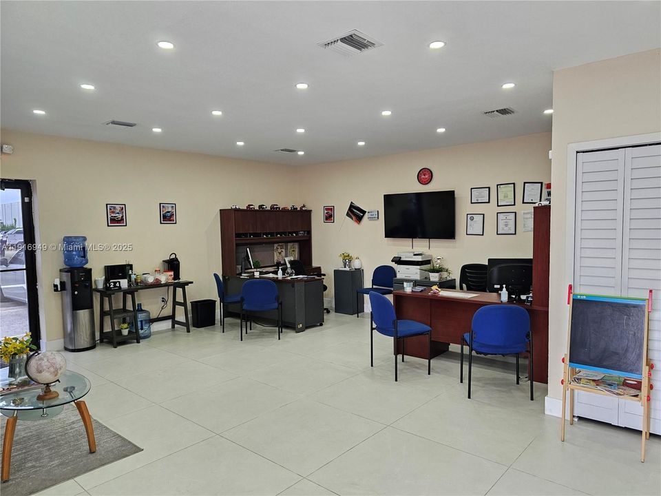 出租: $4,500 (0 贝兹, 0 浴室, 0 平方英尺)