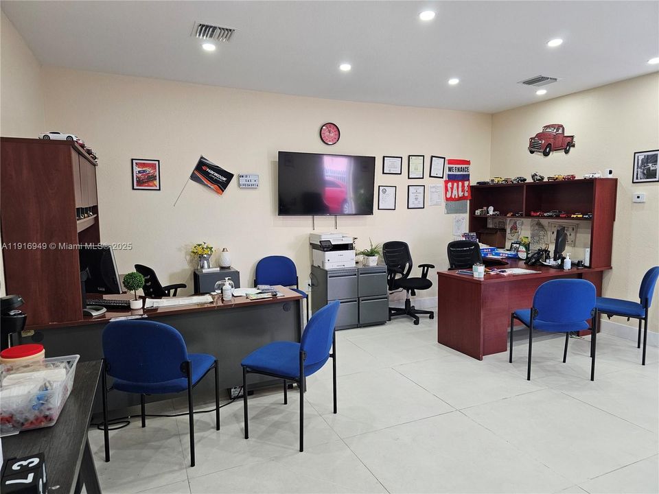 出租: $4,500 (0 贝兹, 0 浴室, 0 平方英尺)