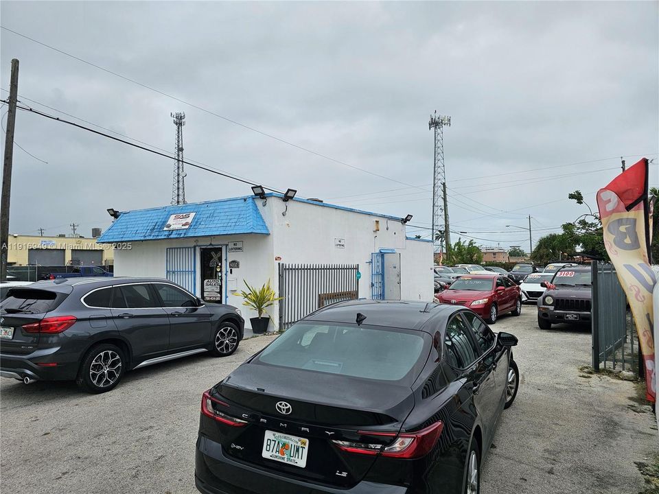 出租: $4,500 (0 贝兹, 0 浴室, 0 平方英尺)