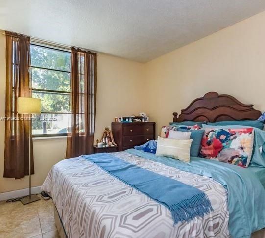 For Rent: $1,700 (2 beds, 2 baths, 890 Square Feet)