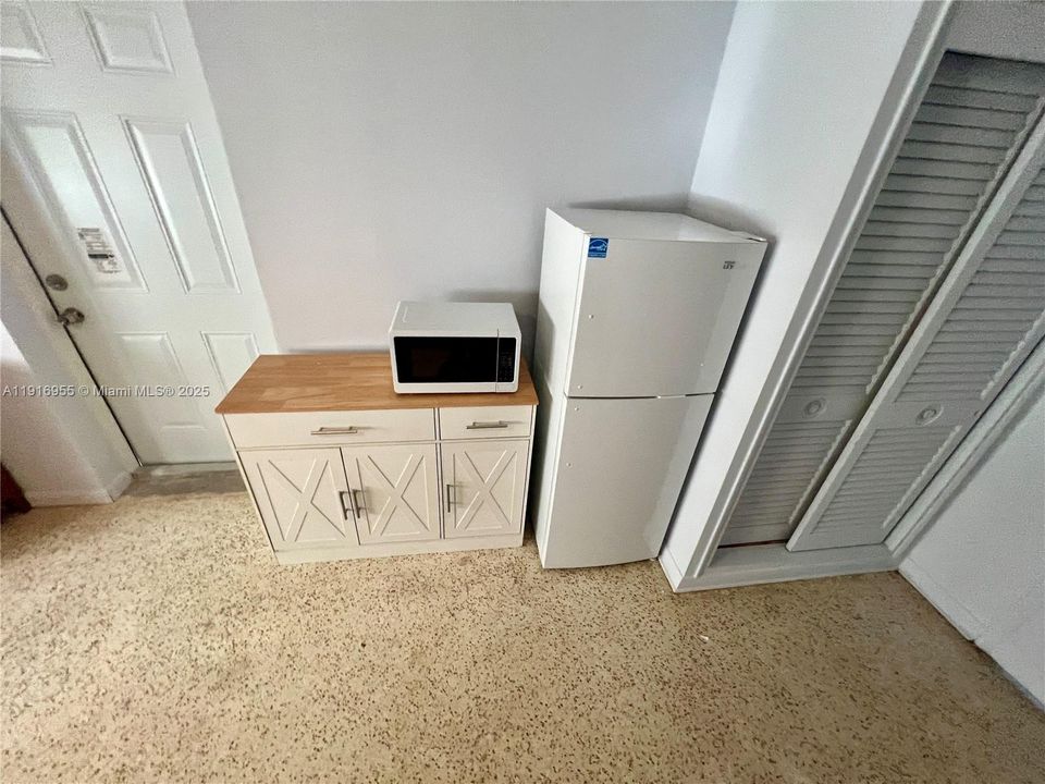 В аренду: $1,350 (1 спален, 1 ванн, 300 Квадратных фут)