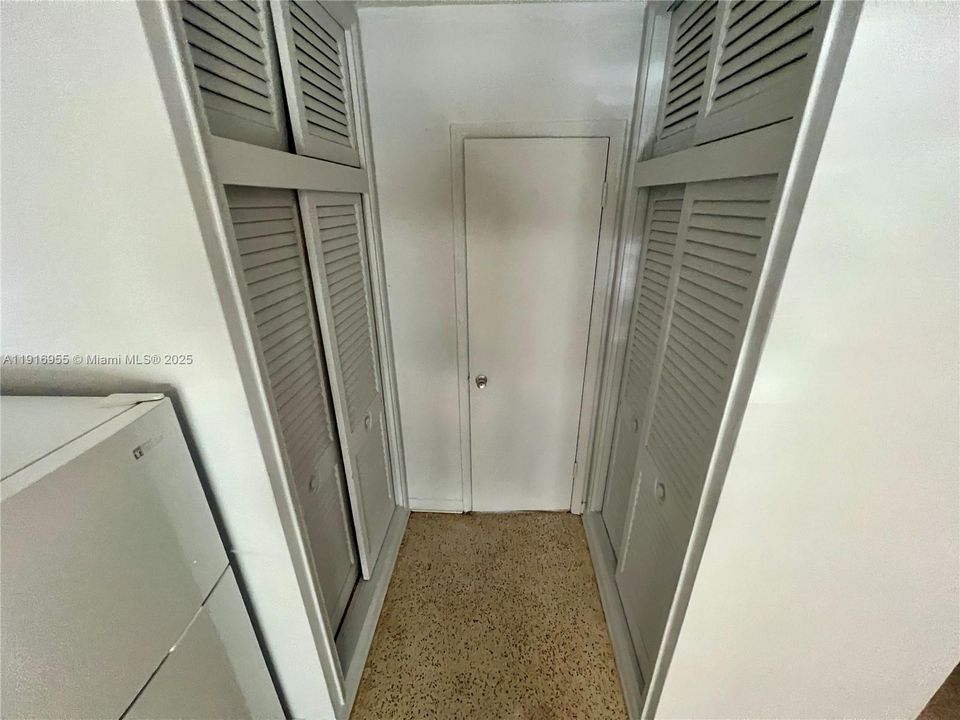 В аренду: $1,350 (1 спален, 1 ванн, 300 Квадратных фут)