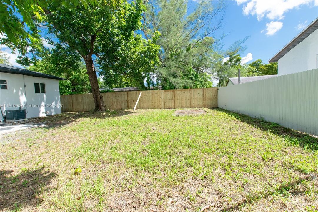 Active With Contract: $475,000 (3 beds, 2 baths, 1123 Square Feet)