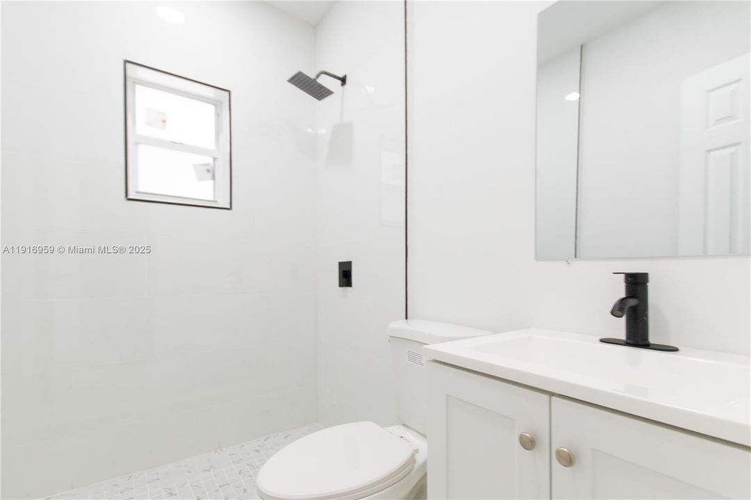 Active With Contract: $475,000 (3 beds, 2 baths, 1123 Square Feet)