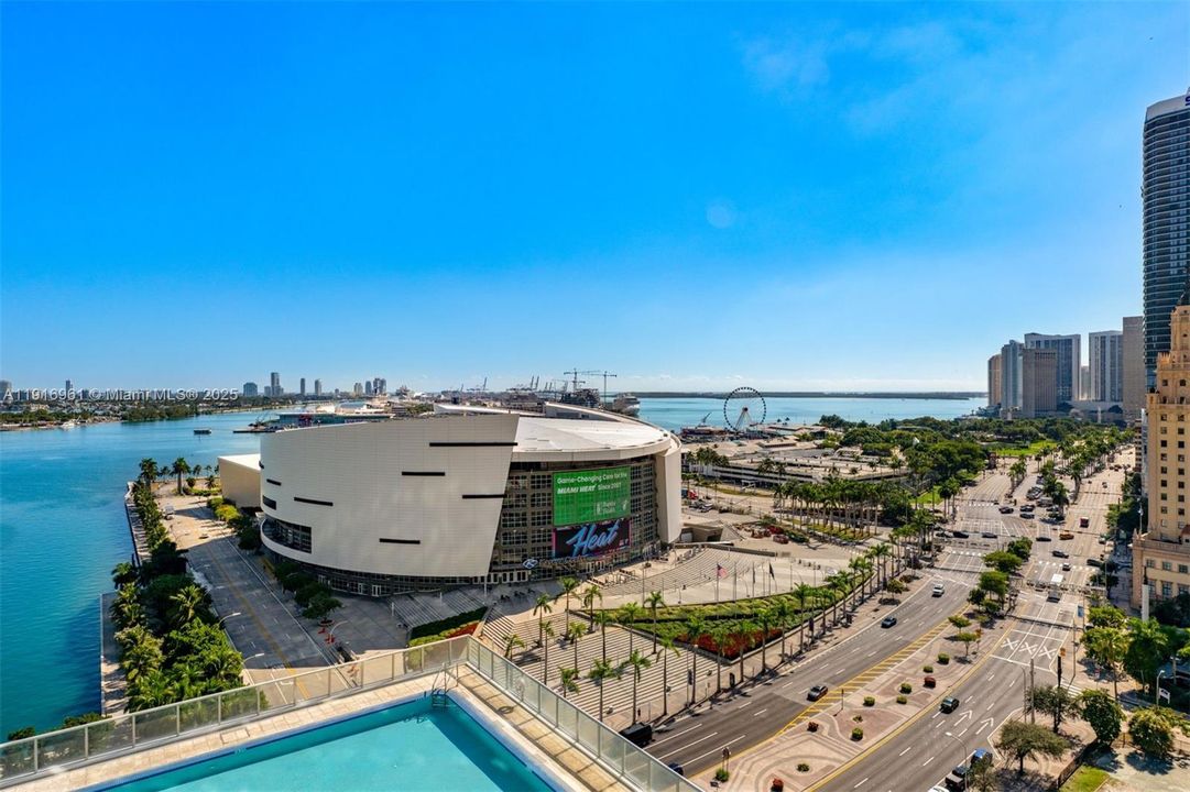 待售: $749,000 (2 贝兹, 2 浴室, 1208 平方英尺)