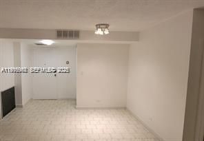 For Sale: $375,000 (2 beds, 2 baths, 1087 Square Feet)