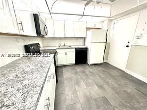 For Sale: $375,000 (2 beds, 2 baths, 1087 Square Feet)