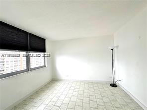 For Sale: $375,000 (2 beds, 2 baths, 1087 Square Feet)