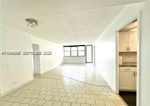 For Sale: $375,000 (2 beds, 2 baths, 1087 Square Feet)