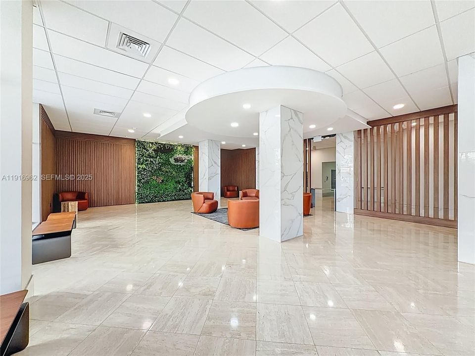 For Sale: $375,000 (2 beds, 2 baths, 1087 Square Feet)