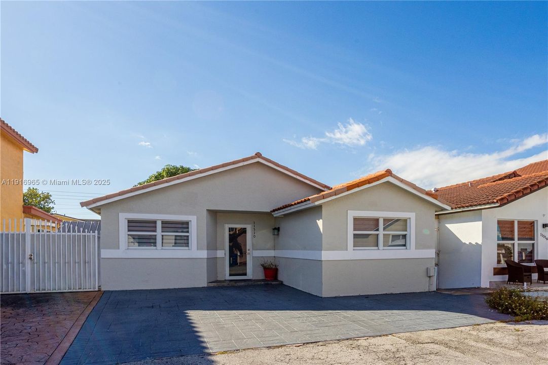 待售: $525,000 (3 贝兹, 2 浴室, 1108 平方英尺)