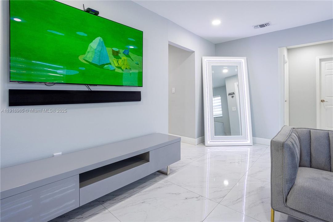 待售: $525,000 (3 贝兹, 2 浴室, 1108 平方英尺)