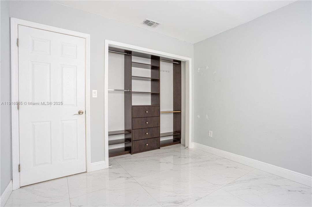 待售: $525,000 (3 贝兹, 2 浴室, 1108 平方英尺)