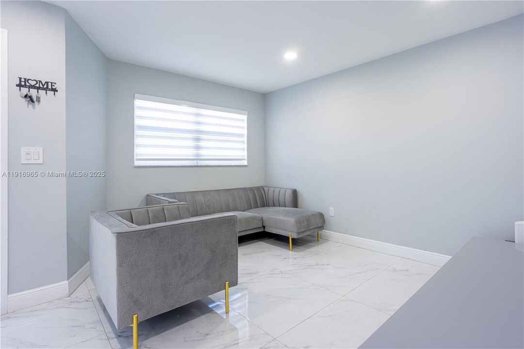 待售: $525,000 (3 贝兹, 2 浴室, 1108 平方英尺)