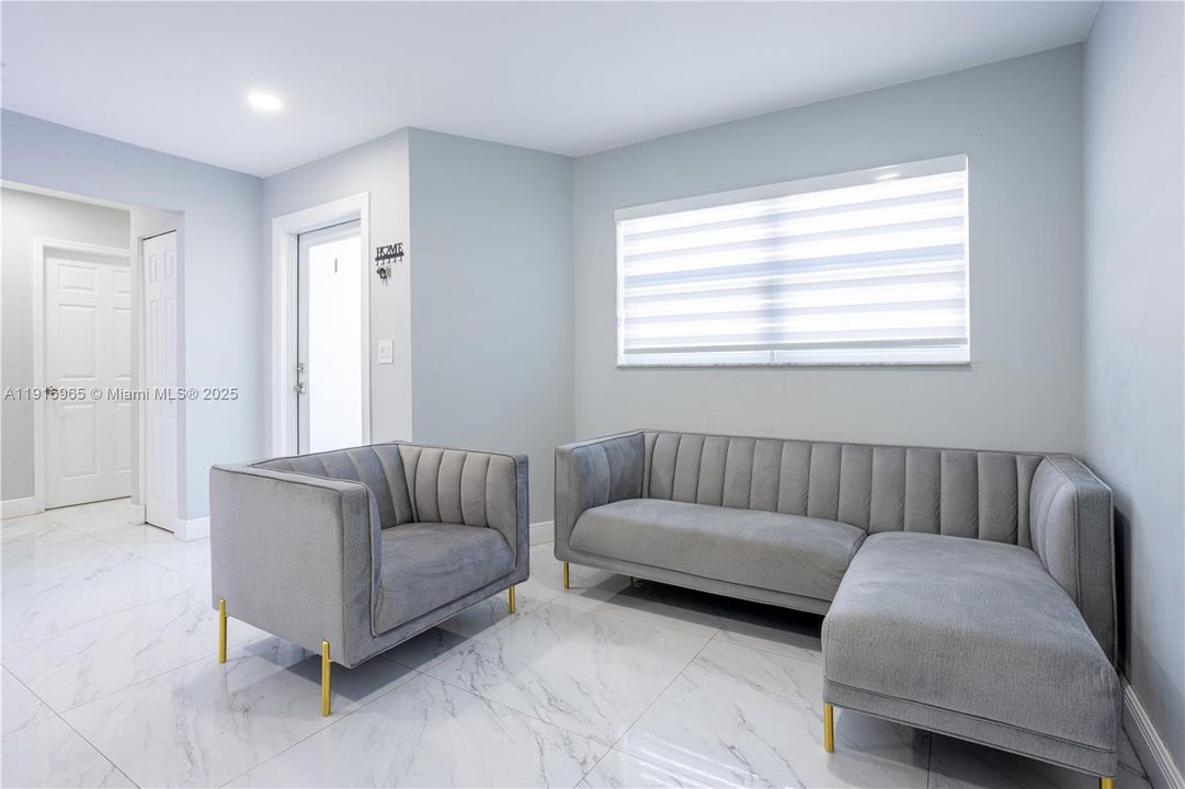 待售: $525,000 (3 贝兹, 2 浴室, 1108 平方英尺)