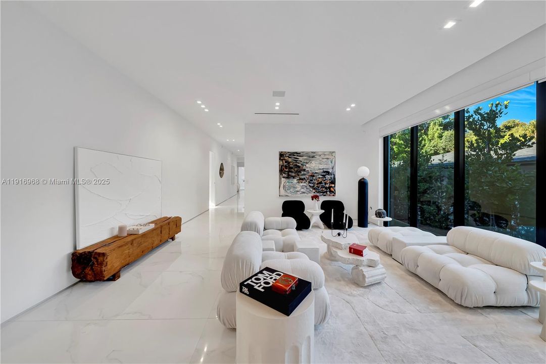 出租: $16,500 (3 贝兹, 2 浴室, 3031 平方英尺)