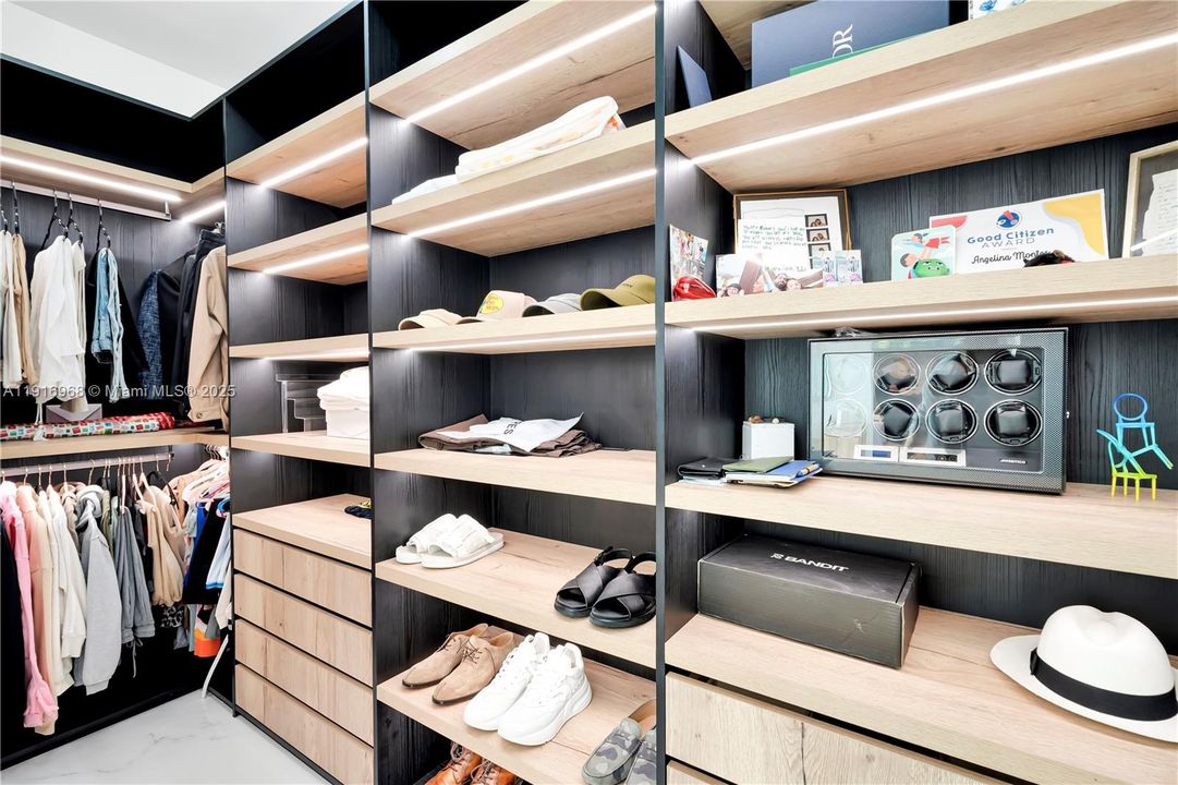 出租: $16,500 (3 贝兹, 2 浴室, 3031 平方英尺)