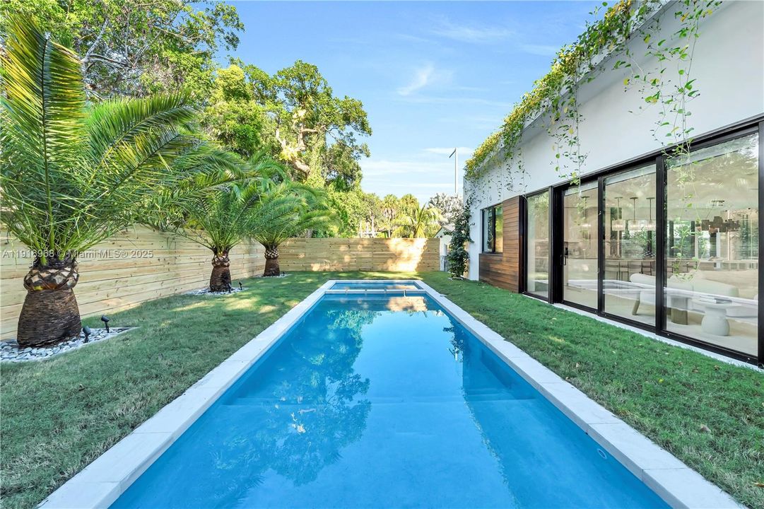 出租: $16,500 (3 贝兹, 2 浴室, 3031 平方英尺)