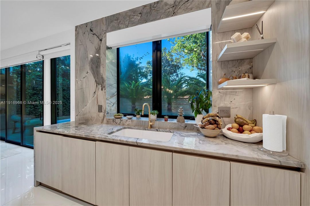 出租: $16,500 (3 贝兹, 2 浴室, 3031 平方英尺)