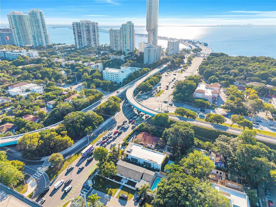 出租: $16,500 (3 贝兹, 2 浴室, 3031 平方英尺)