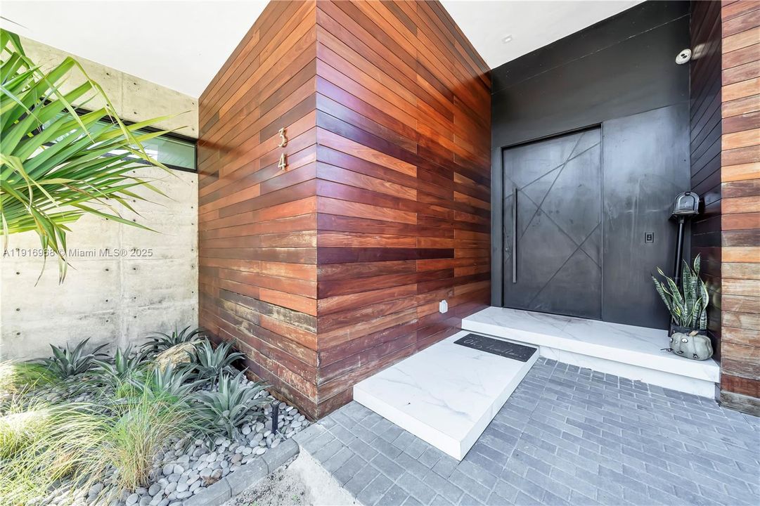 出租: $16,500 (3 贝兹, 2 浴室, 3031 平方英尺)