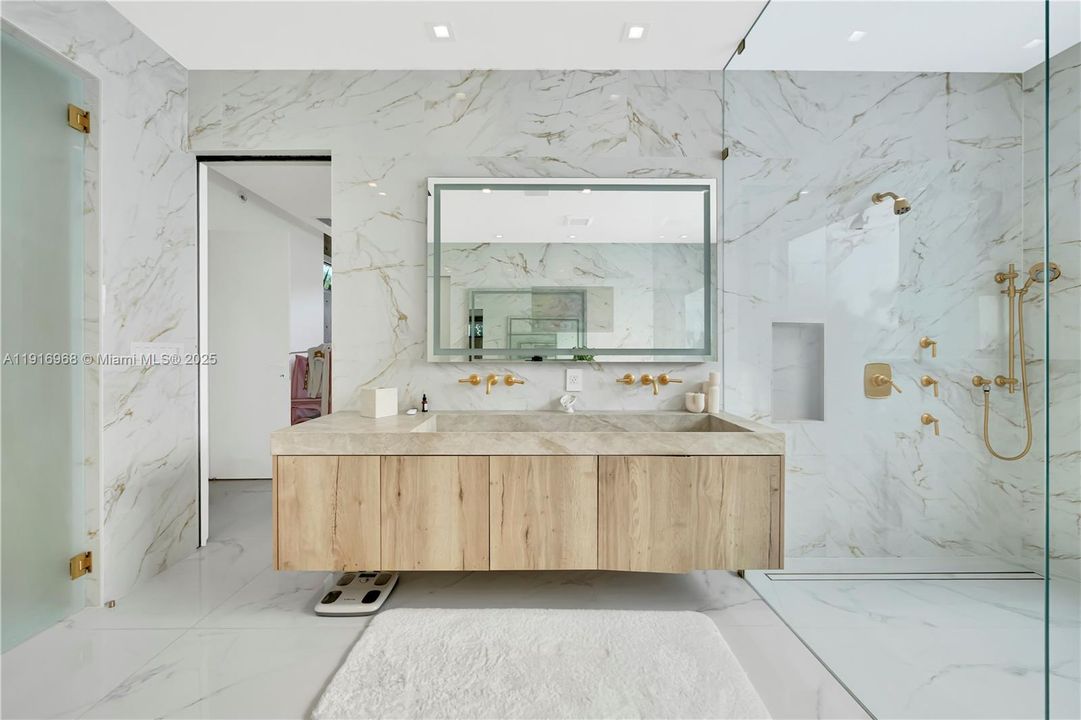 出租: $16,500 (3 贝兹, 2 浴室, 3031 平方英尺)