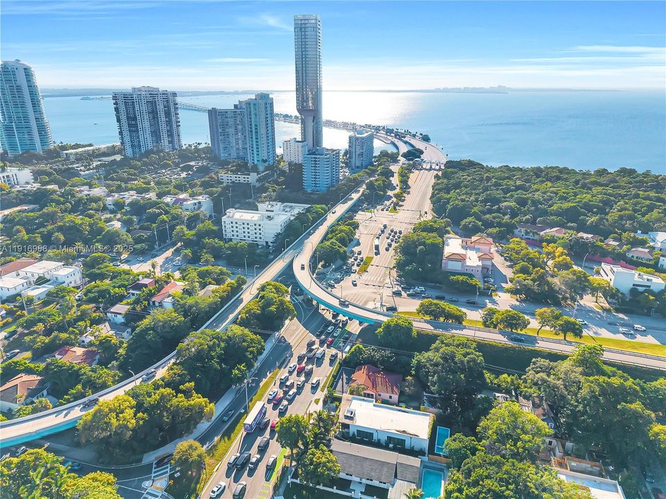 出租: $16,500 (3 贝兹, 2 浴室, 3031 平方英尺)