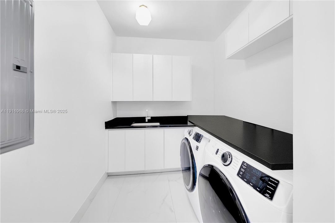 出租: $16,500 (3 贝兹, 2 浴室, 3031 平方英尺)