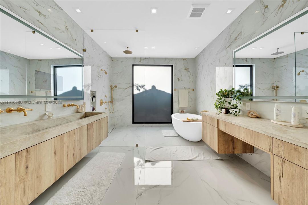 出租: $16,500 (3 贝兹, 2 浴室, 3031 平方英尺)