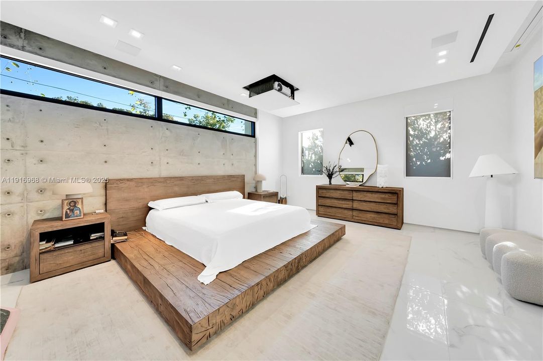 出租: $16,500 (3 贝兹, 2 浴室, 3031 平方英尺)