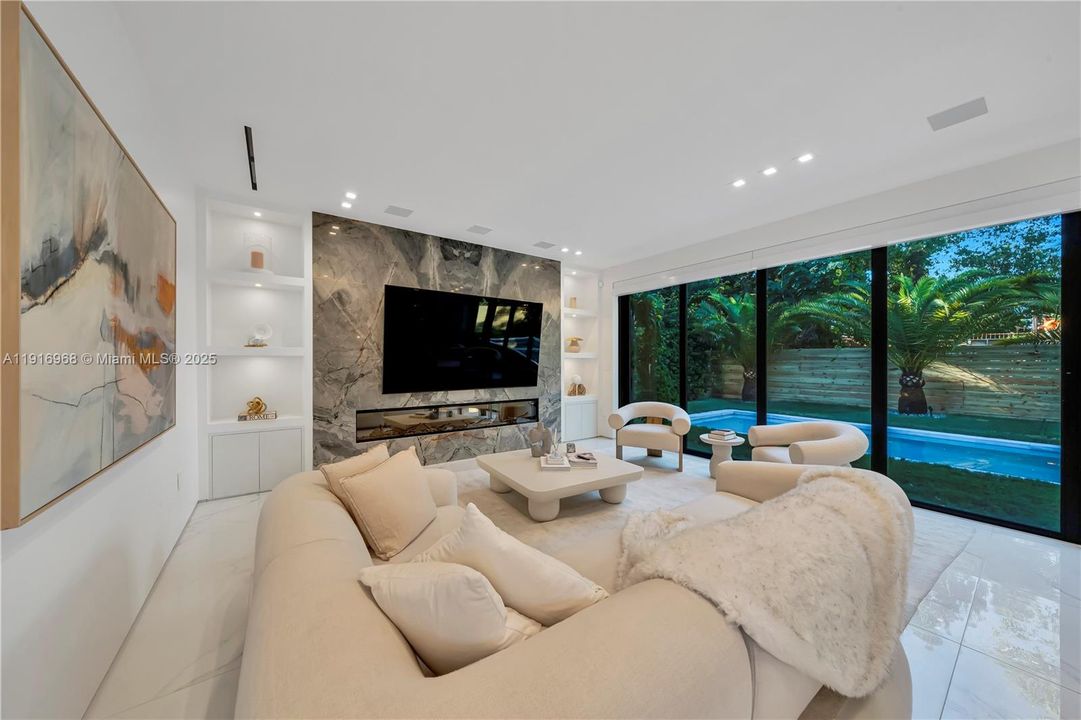 出租: $16,500 (3 贝兹, 2 浴室, 3031 平方英尺)