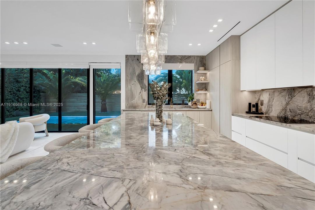 出租: $16,500 (3 贝兹, 2 浴室, 3031 平方英尺)