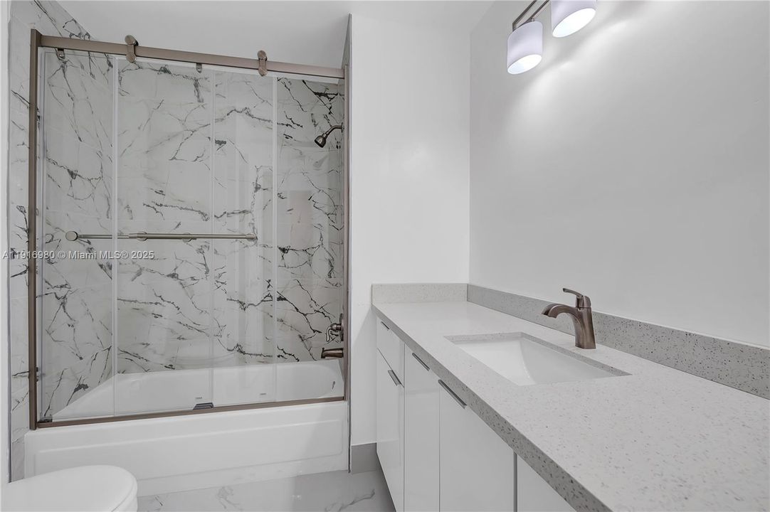 出租: $3,400 (4 贝兹, 2 浴室, 2020 平方英尺)