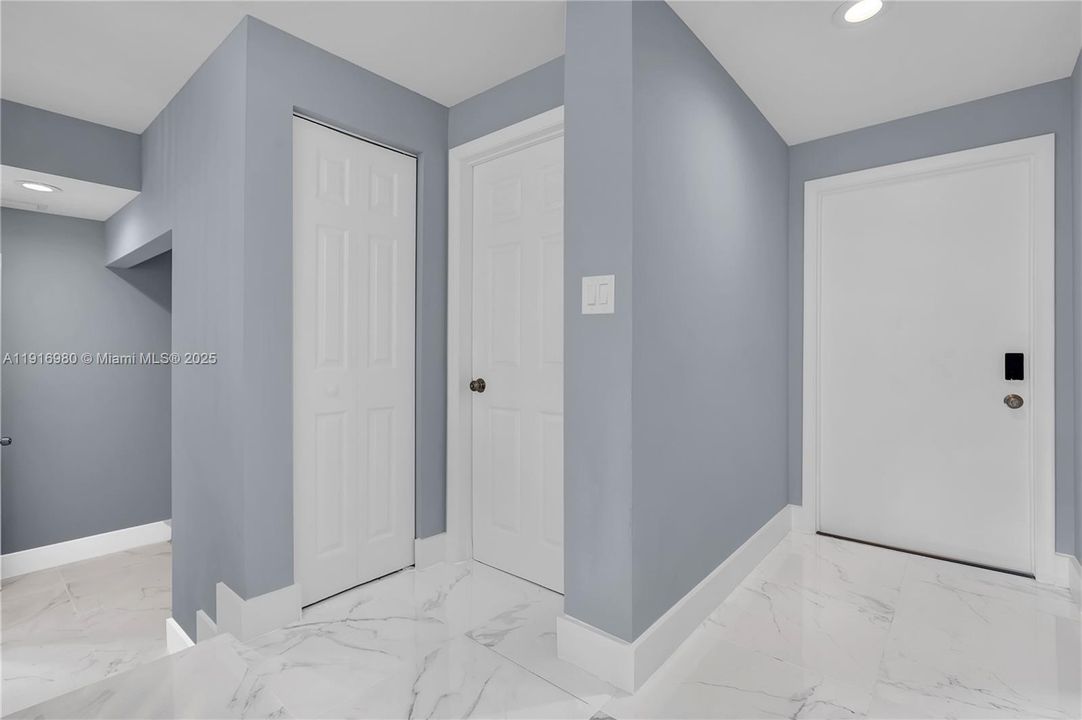 出租: $3,400 (4 贝兹, 2 浴室, 2020 平方英尺)