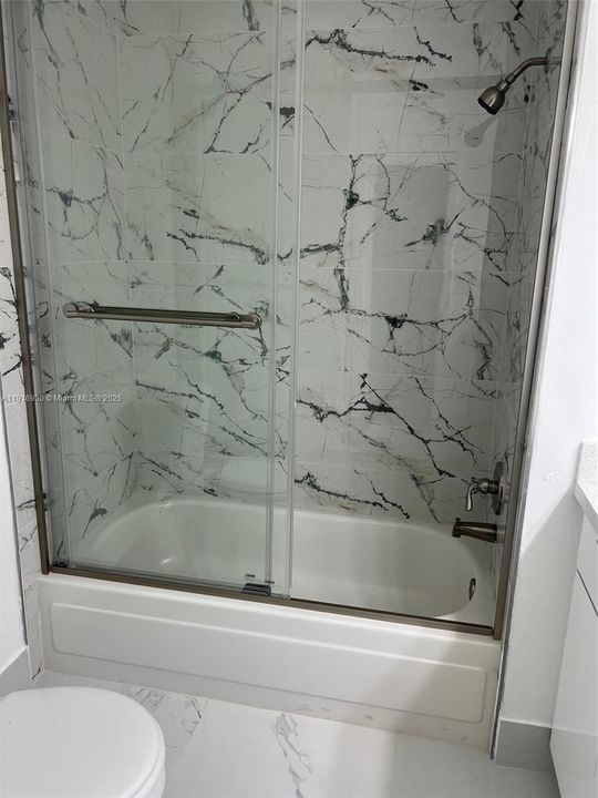 出租: $3,400 (4 贝兹, 2 浴室, 2020 平方英尺)