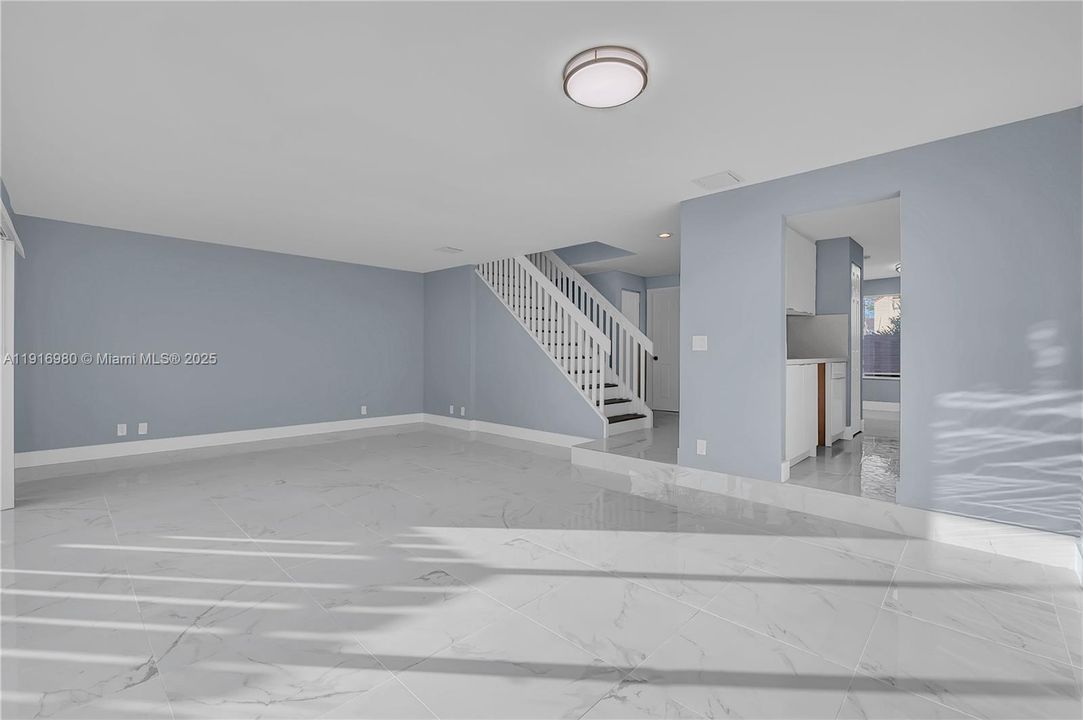 出租: $3,400 (4 贝兹, 2 浴室, 2020 平方英尺)